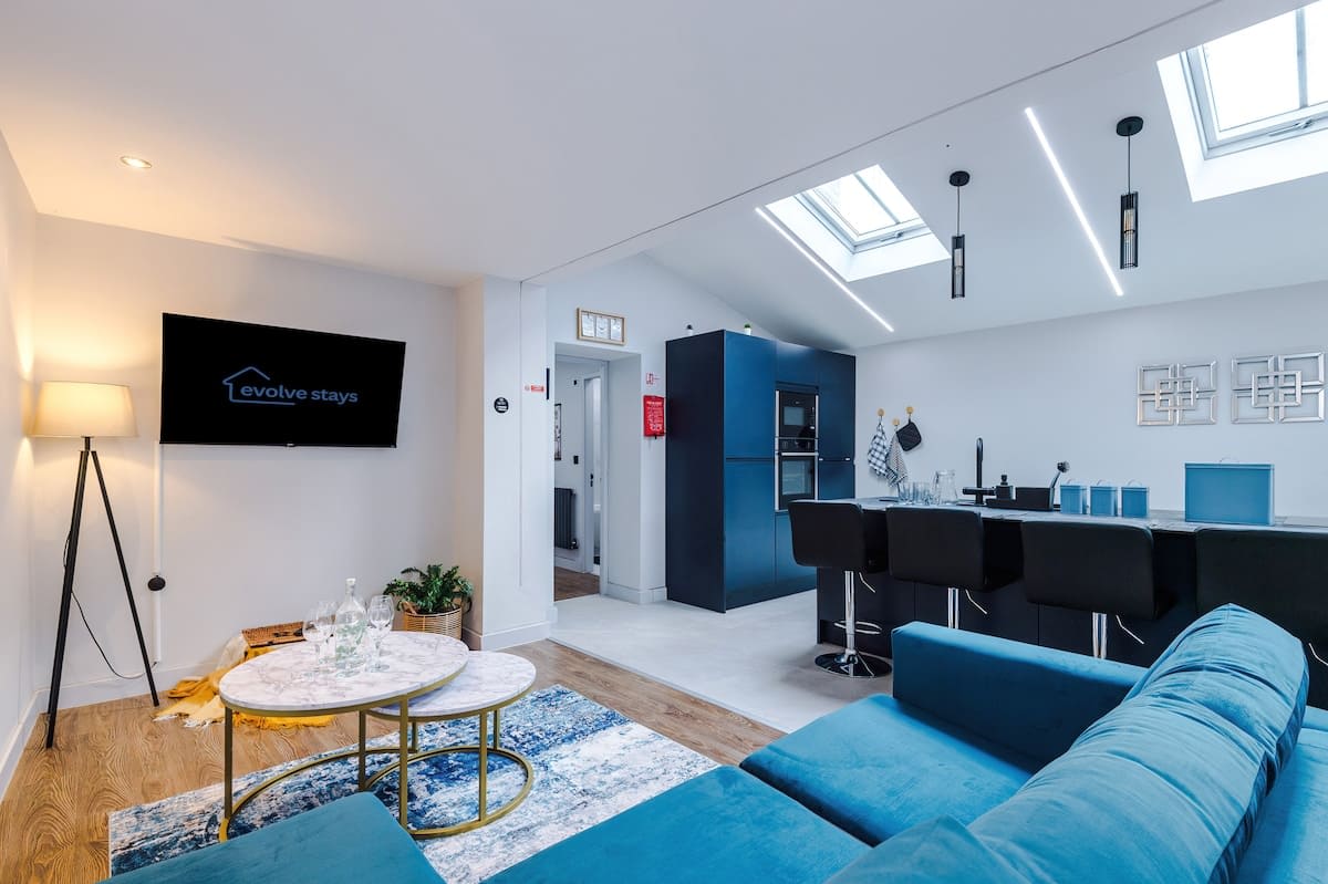 Incredible Home, Games Room, Sleeps 8, Parking
